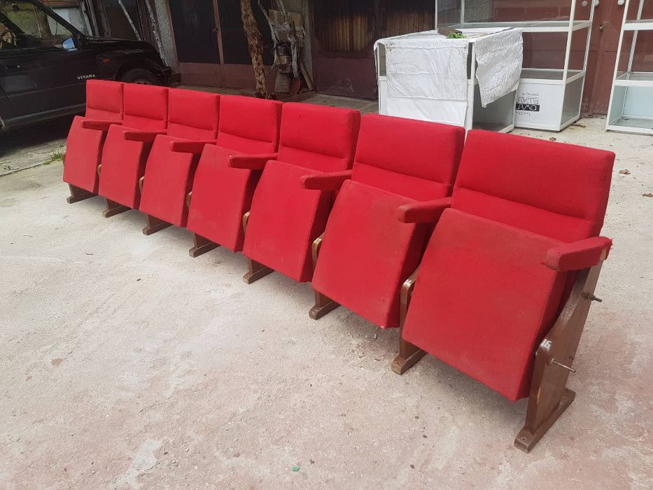 Столове за киносалон