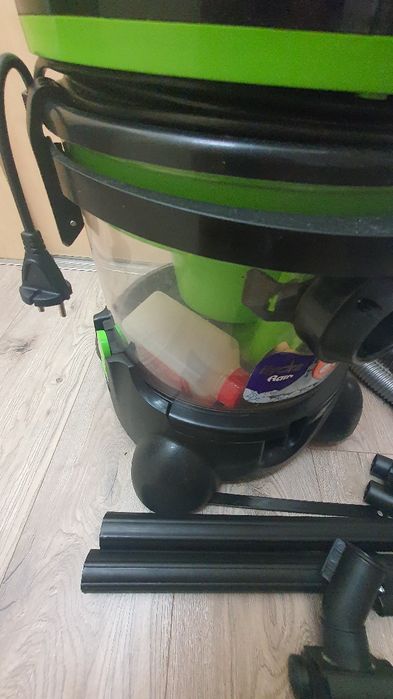 Aspirator cu spalare si uscare Studio Casa 2400w