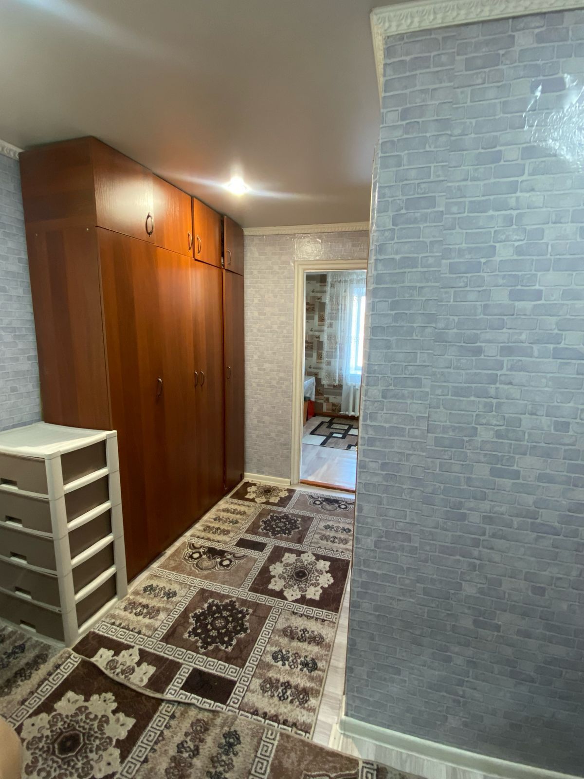Продам 1ком квартиру рядом с ТД Қамбар.