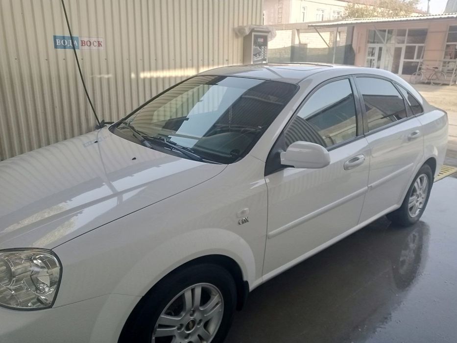 Лачетти сотилади