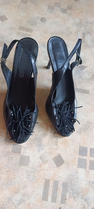 Босоножки кожаные черные, размер 34, почти новые