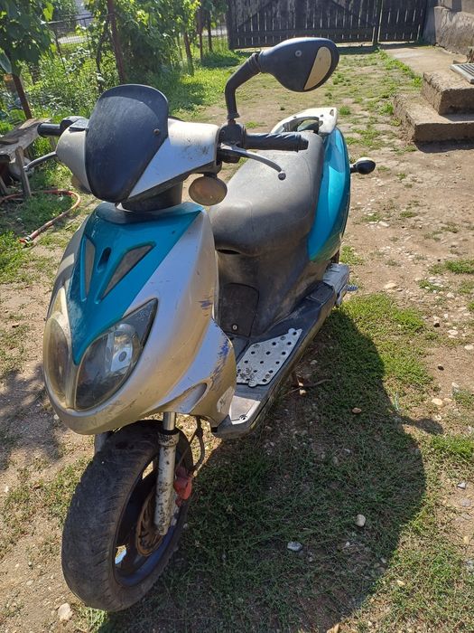 Vand scuter Keeway de 49 cc 2t