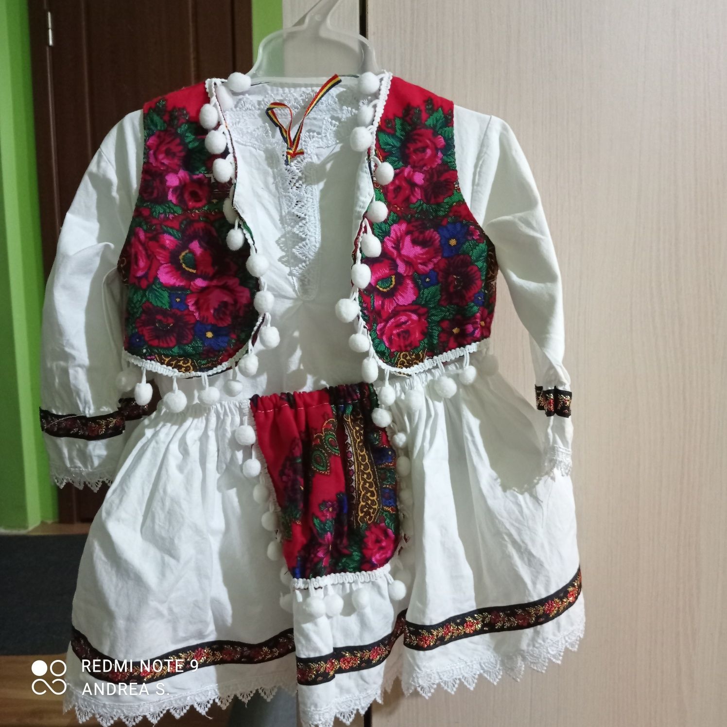 Costum tradițional fetițe