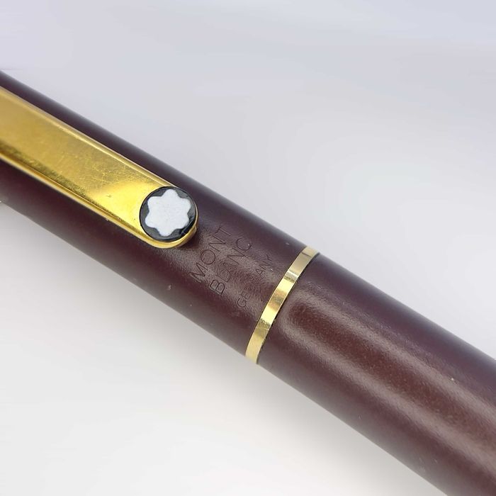 Оригинална химикалка Montblanc SlimLine - Бордо / златни елементи