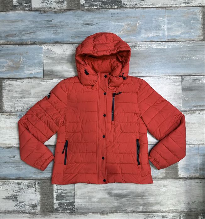 Дамско пухено яке SuperDry – размер L, отлично състояние