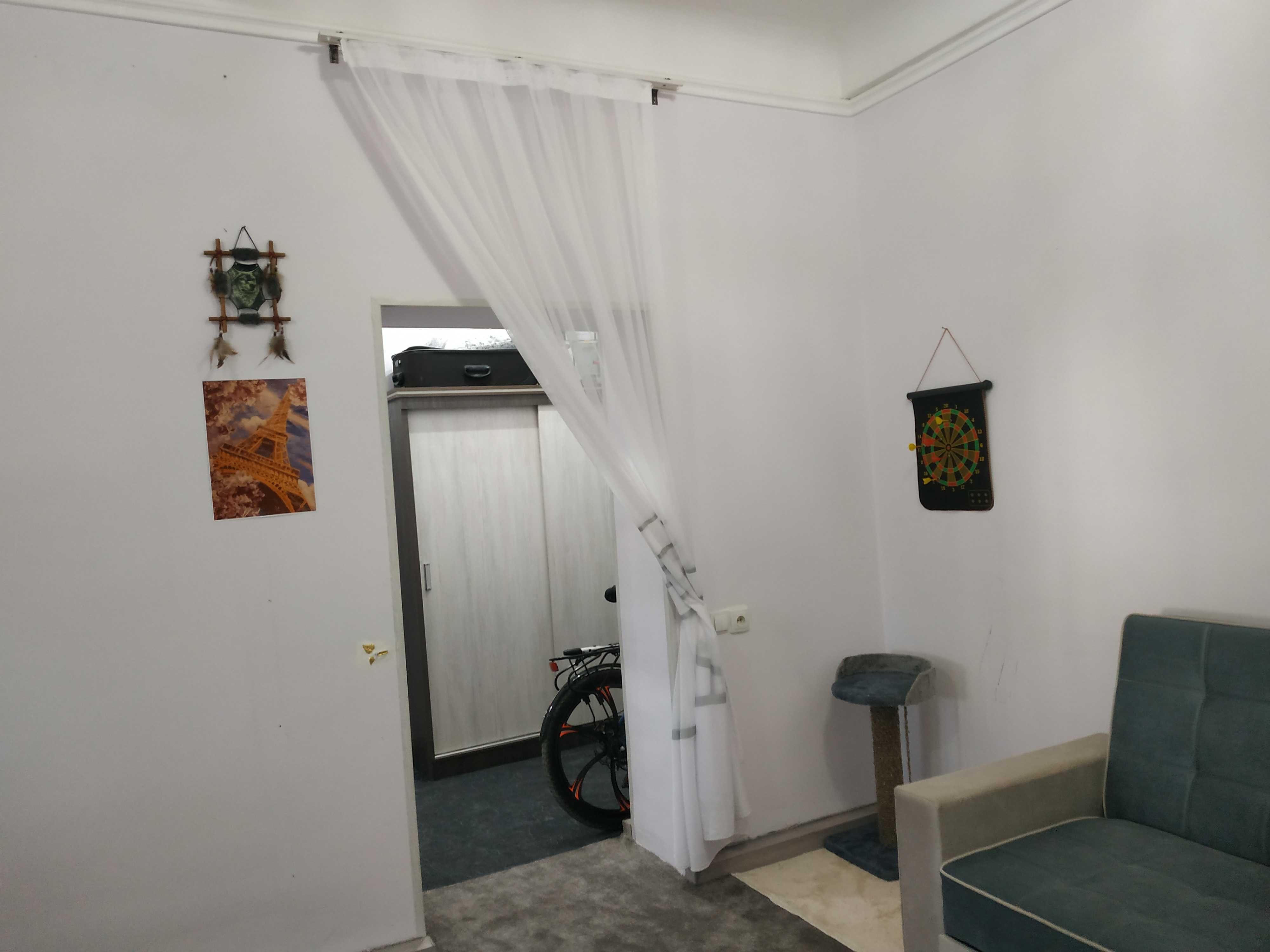 Срочно продаётся 2-х комнатная квартира в центре Чирчика