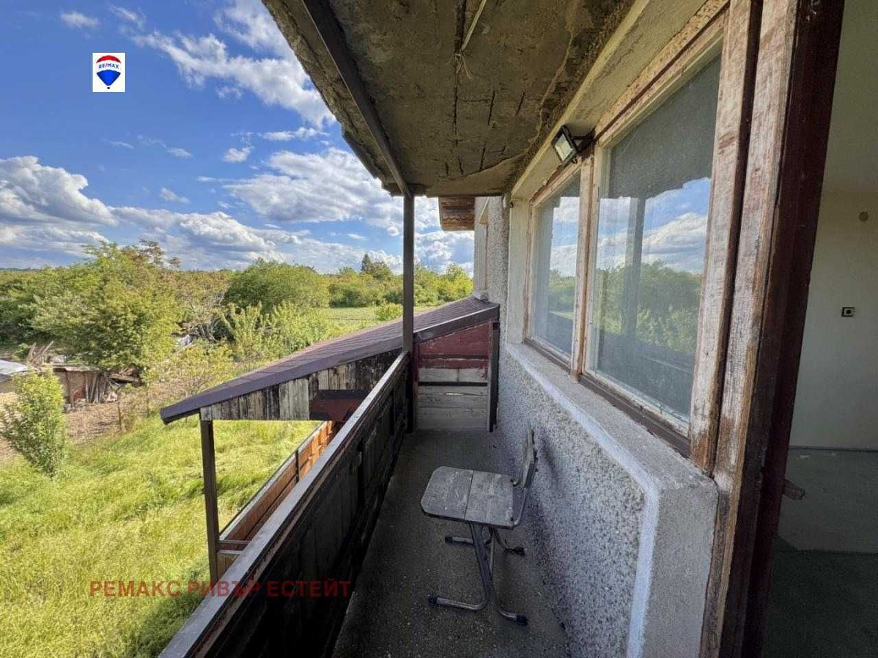 Селска къща за продажба в с. Обретеник, обл. Русе