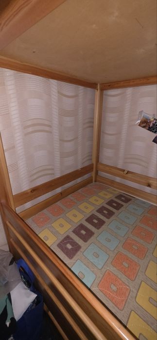 Детская 2-х ярусная кровать деревянная.