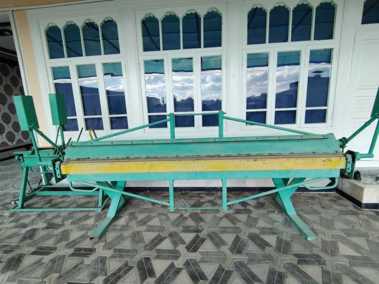 Tunikafon stanok sotiladi