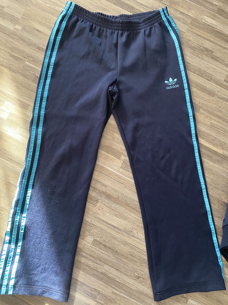 Adidas originals анцунг екип
