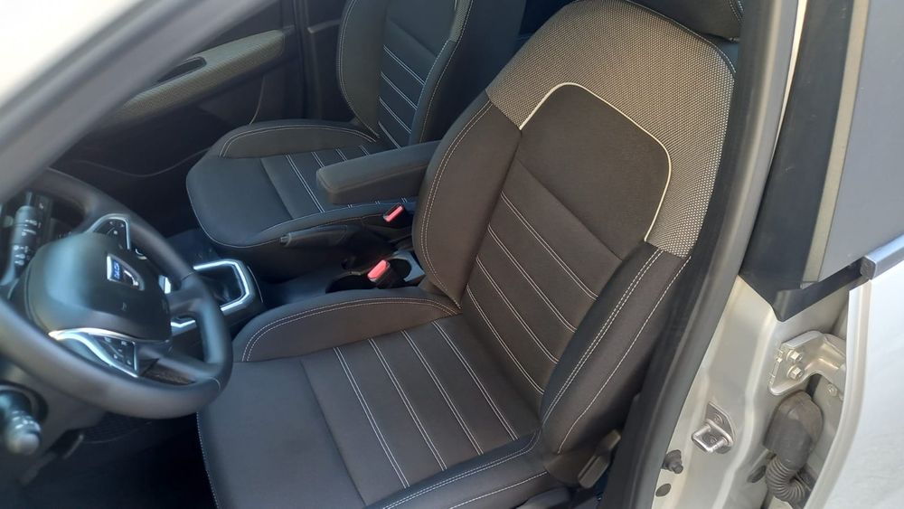 Dacia sandero,usor avariat,lovit,5000 km