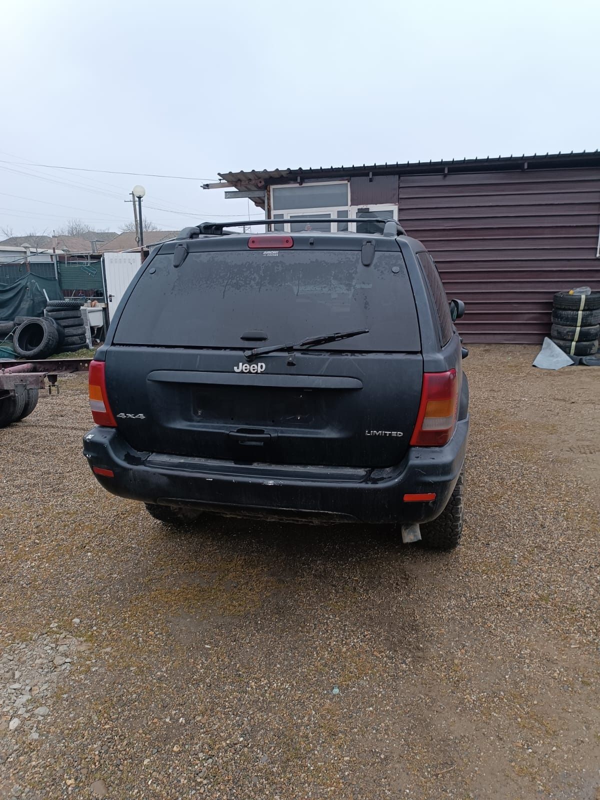 Vand si dezmembrez masina jeep grand cherokee