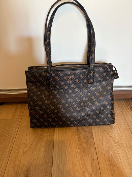 Geantă guess , nouă fără etichetă