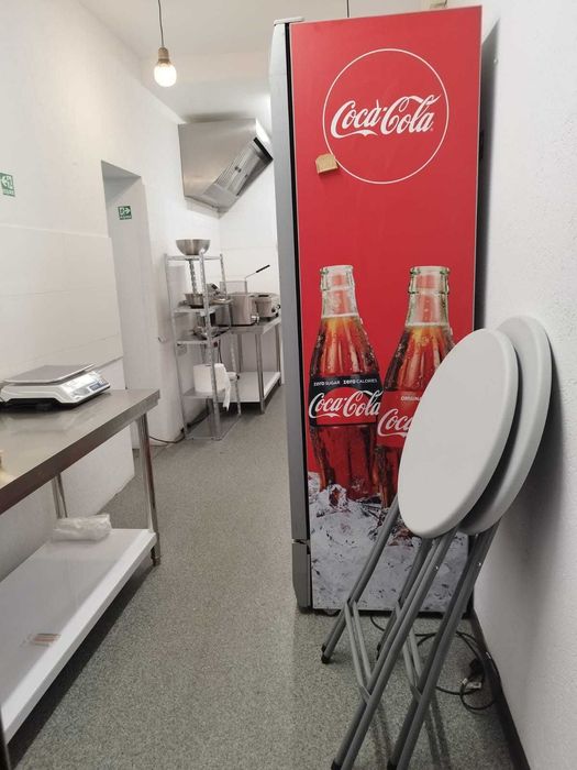 Locatie Fast Food. Afacere la cheie