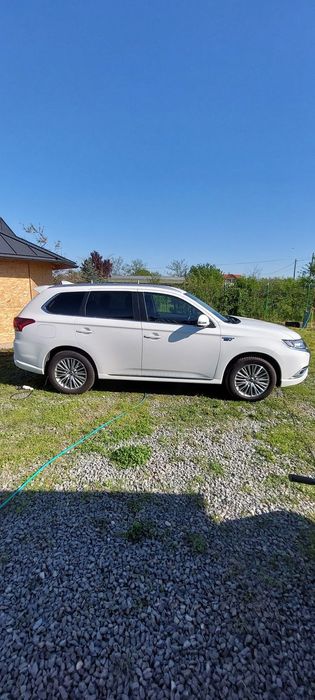 Mitsubishi Outlander Mitsubishi Outlander 2.4 PHEV 4x4 Instyle +