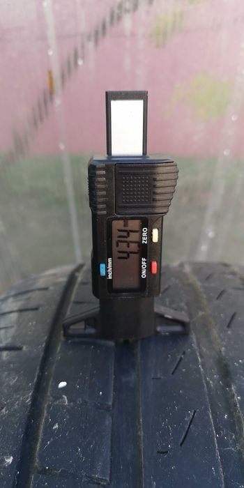 235/45/18  2-iarna Brigestone   235/40/19 vara 2-Michelin si 2-Pirelli