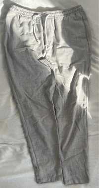 Pantaloni din material reciclabile
