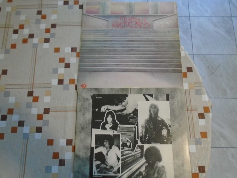 Rolling Stones-its only rock and roll