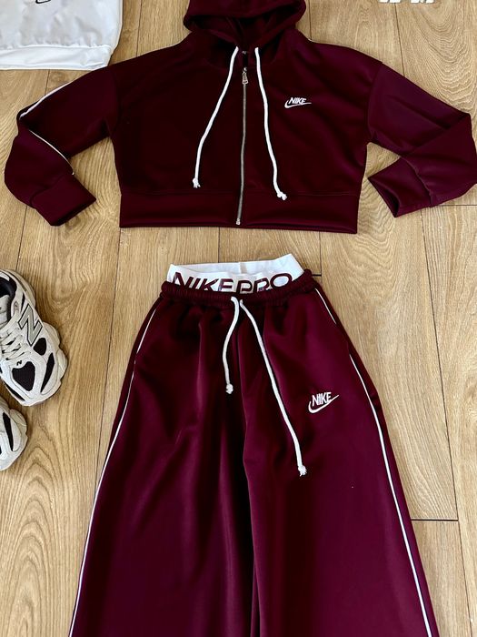 Разкошен спортен сет 3 части Nke