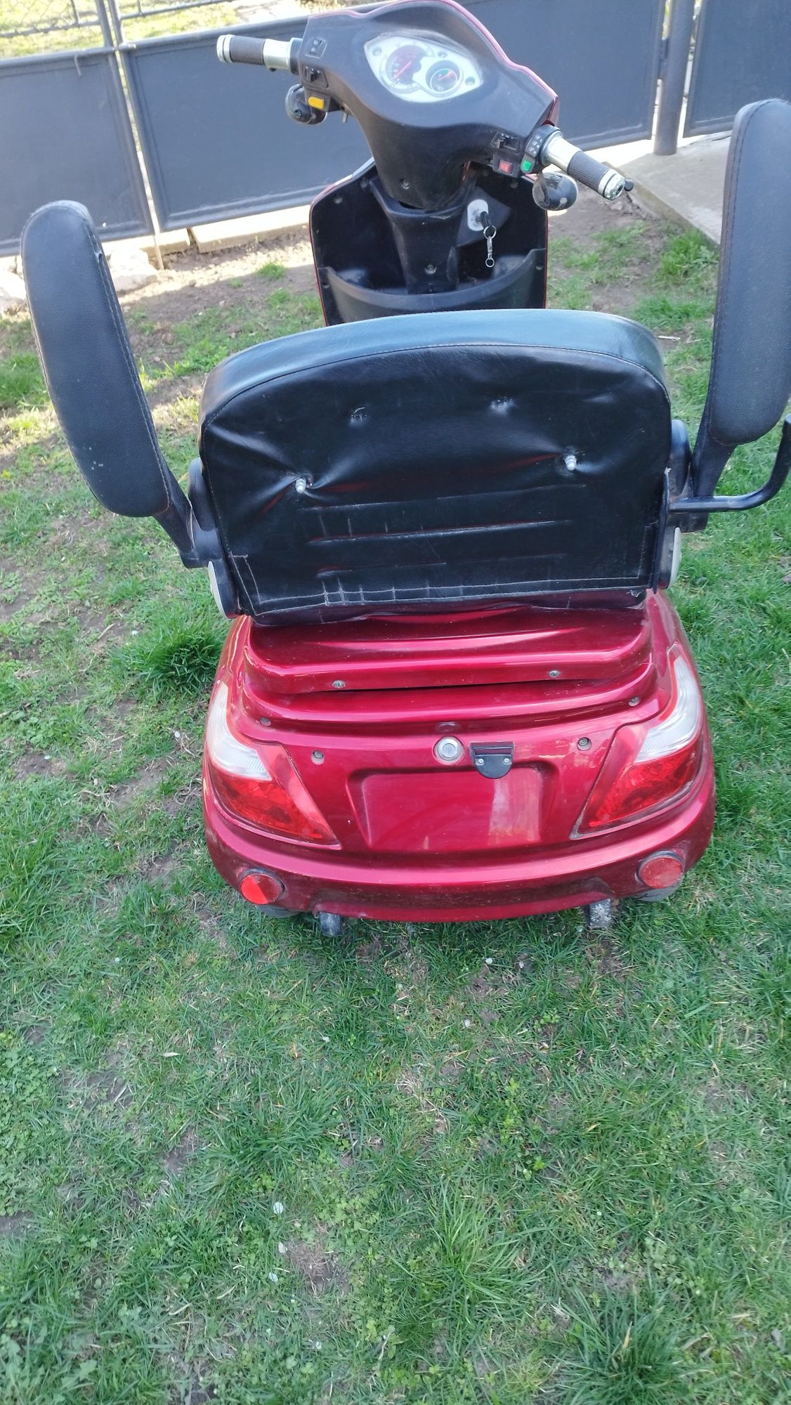 Tricicleta, triciclu, vehicul electric