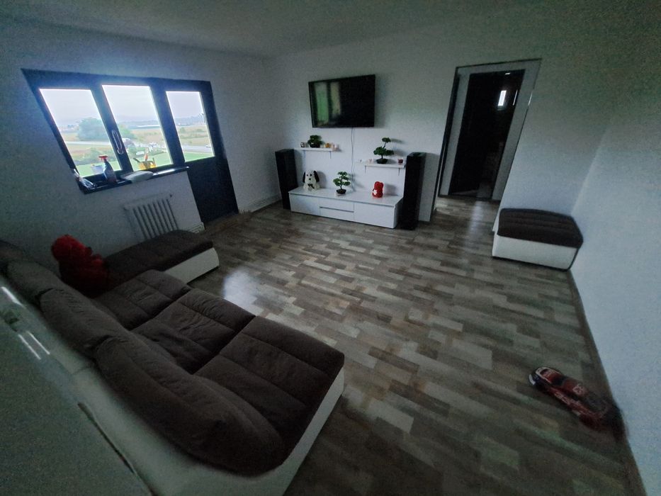 vand Apartament cu 2 Camere situat în santimbru fabrica
