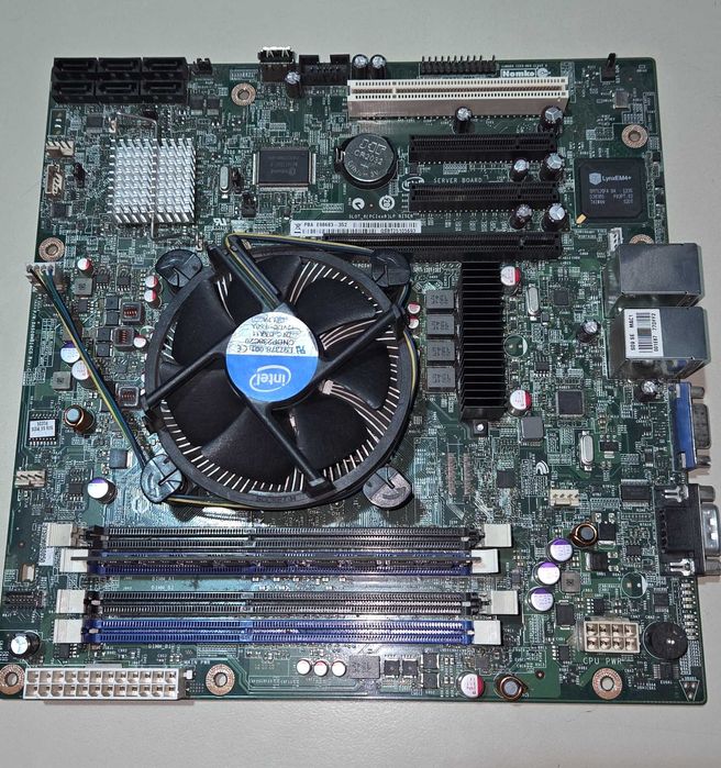 Placa de baza cu procesor, Intel Server S1200bts și procesor aferent