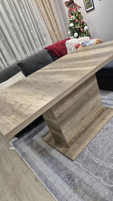 Масивна разтегателна трапезна маса