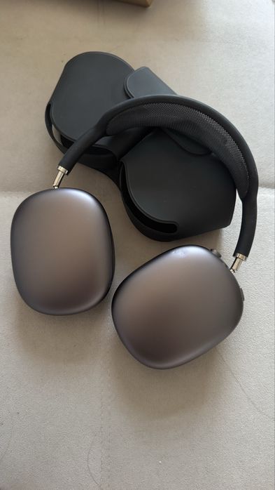 AirPods Max Apple