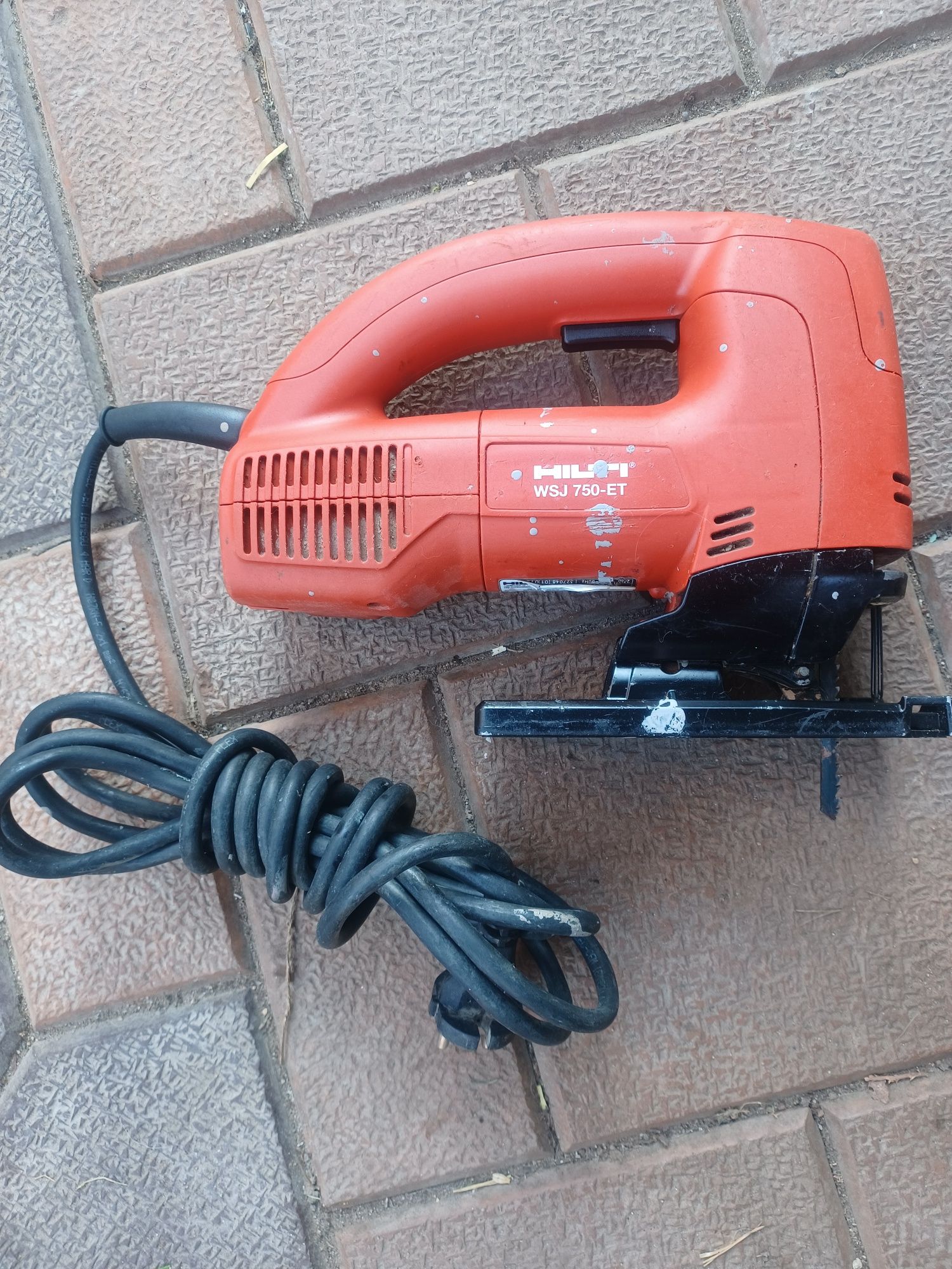 Pendular  HILTI  WSJ 750-ET super ok