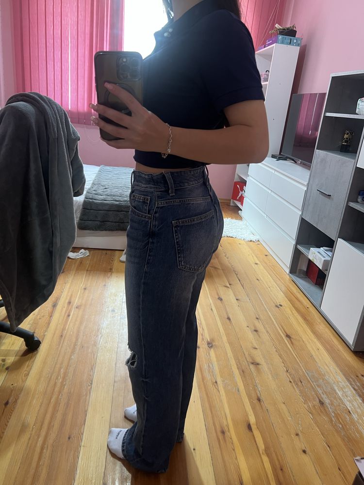 Продавам дънки bershka