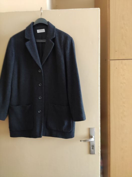 Черно вълнено сако на OISEN COLLECTION