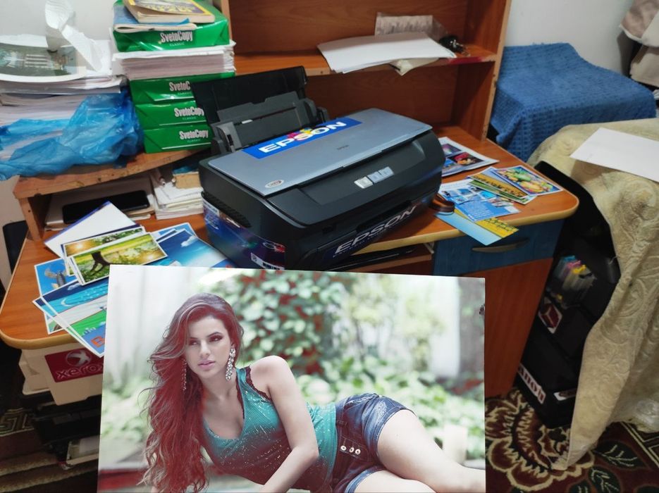 Epson R 270 6 ta rangli dyuzi 100% idialni aybi yoq olasiz ishlatasiz