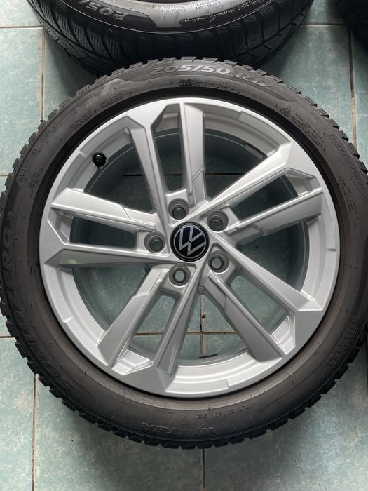 Jante aliaj R17 originale Vw Golf Passat Skoda Octavia 205/50 Pirelli