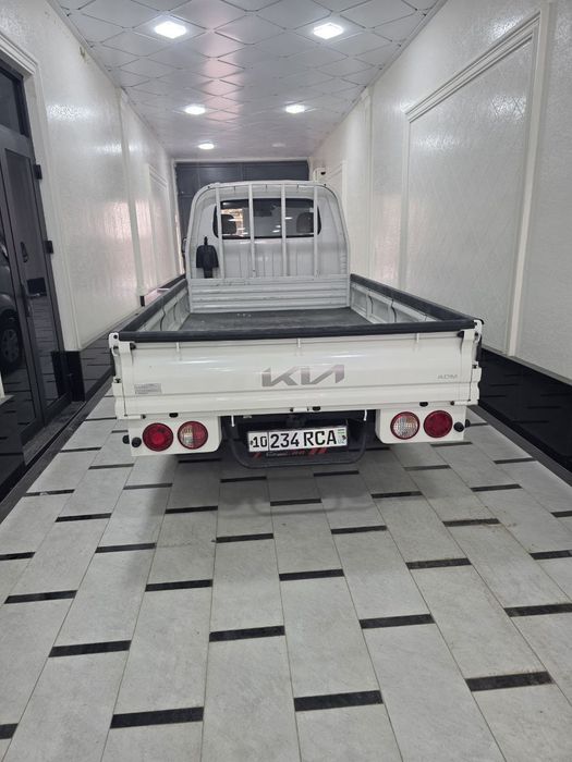 KIA BONGO labo gurzavoy