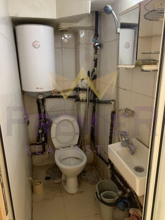 Дава се под наем Едностаен апартамент в Варна, Център - 25 кв.м за 204 € - Снимка #4