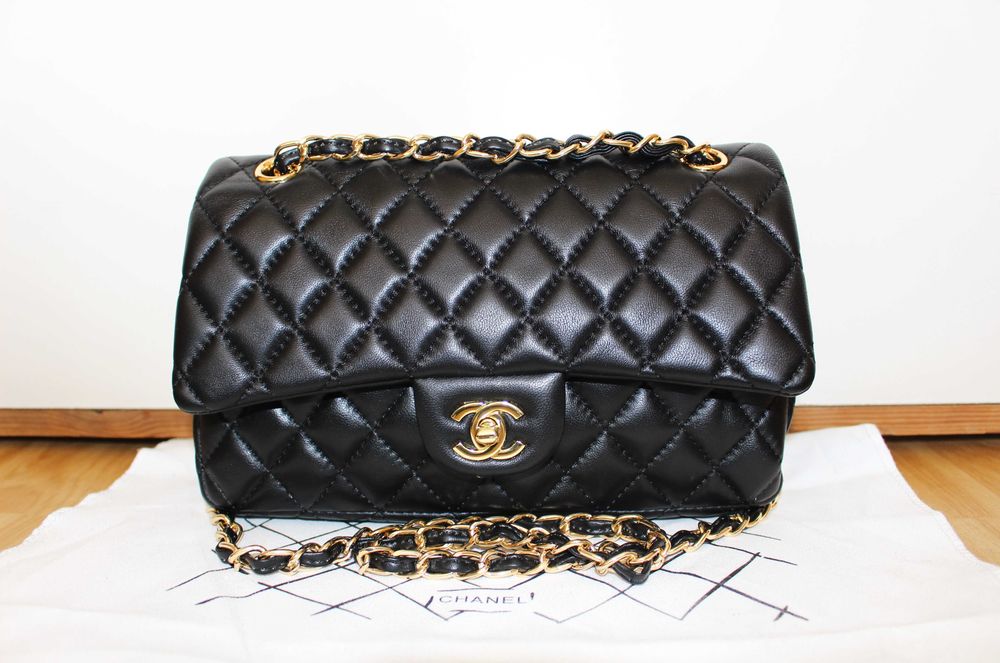 Дамската чанта Chanel Classic Flap