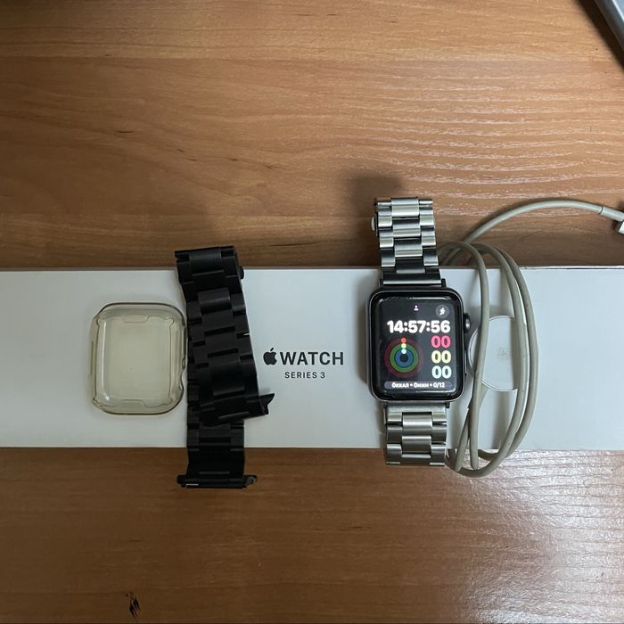 Продам apple watch series 3