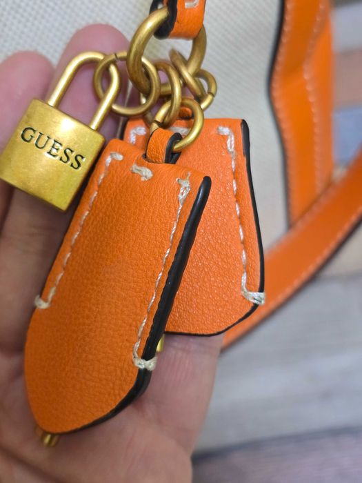 Guess оригинална страхотна дамска чанта