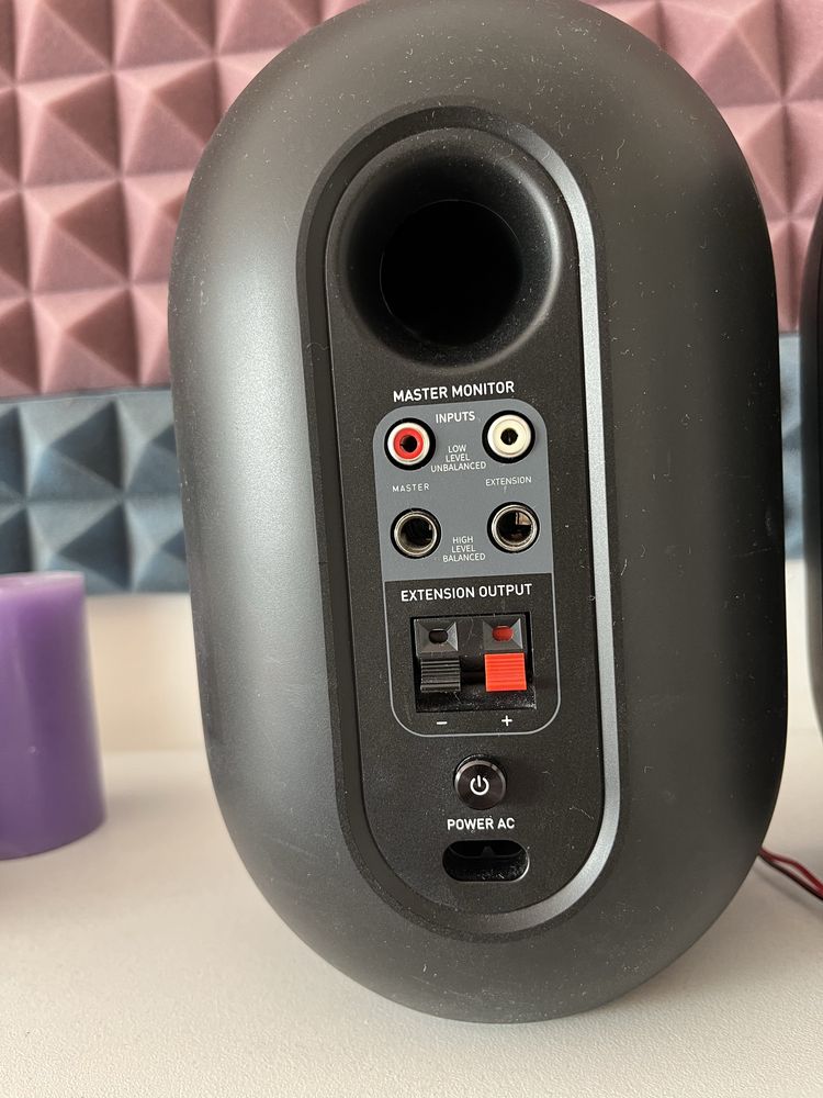 JBL One Series 104 Активен студиен монитор