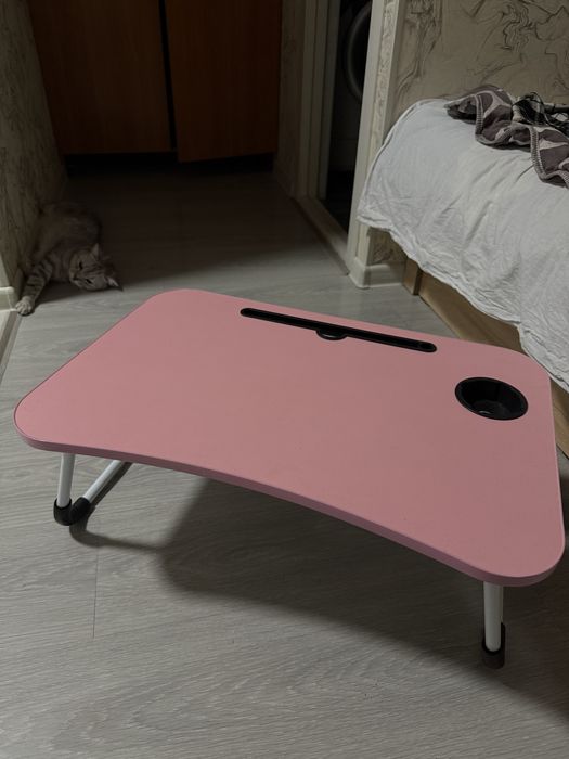 Столик для ноутбука или завтраков в постель