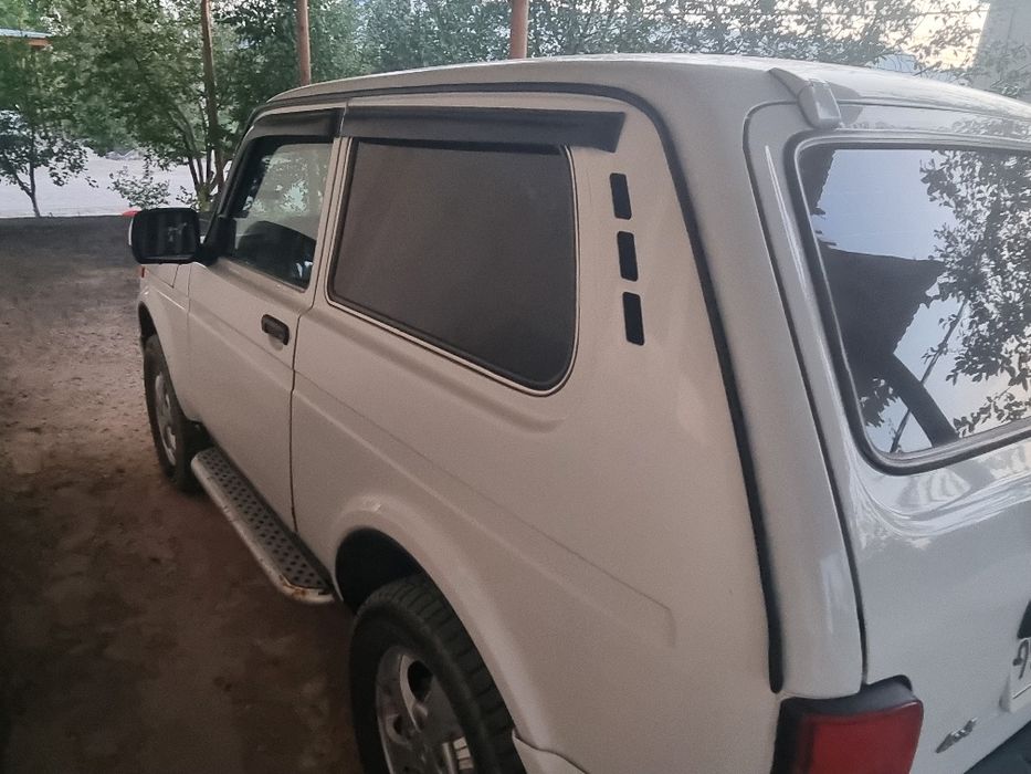 Niva urban 2018 y kraska toza metan 100 l 4 pakalena