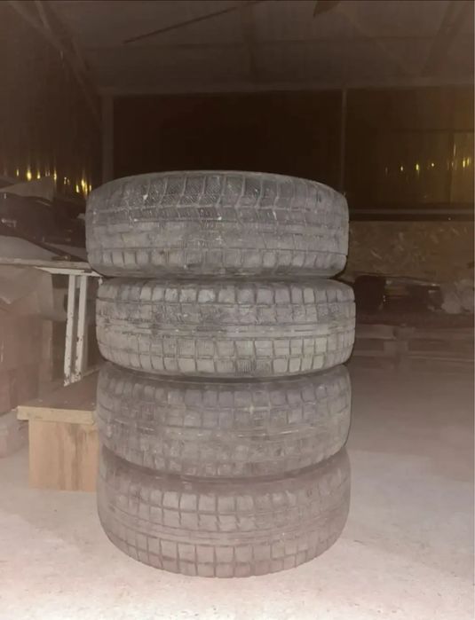 Шины зимние R17 от Rav 4