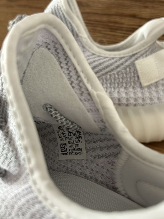 Vand Yeezy 350.