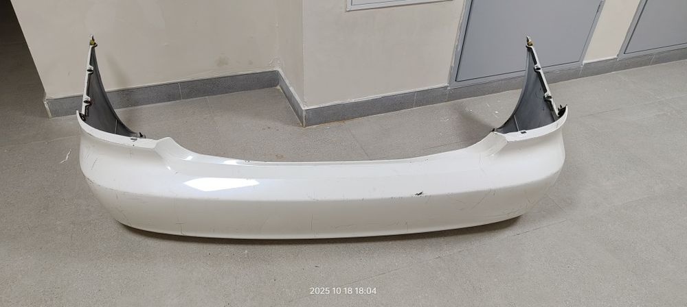 Бампер на Лексус задний