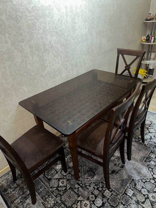 Стол  стеклянный, плотное стекло, 4 стула