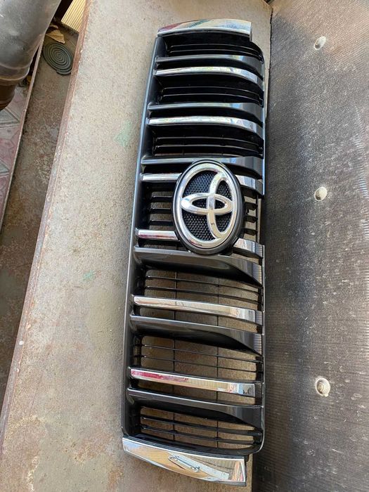 Решетка радиатора (новая) - для Прадо 150