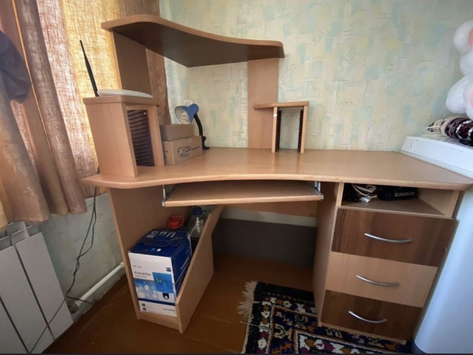 Продам компьютерный стол. 15.000тг