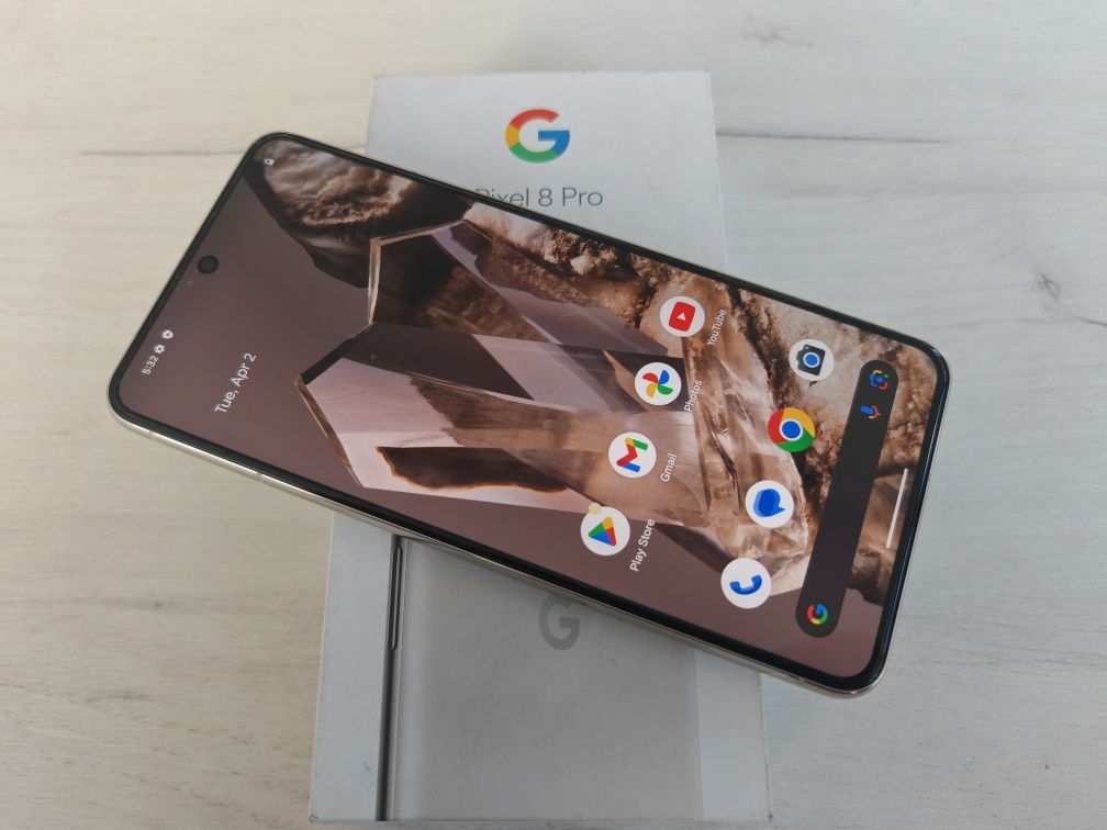 Бартер/ Отличен/Google Pixel 8 Pro 12 GB RAM 128 GB Porcelain