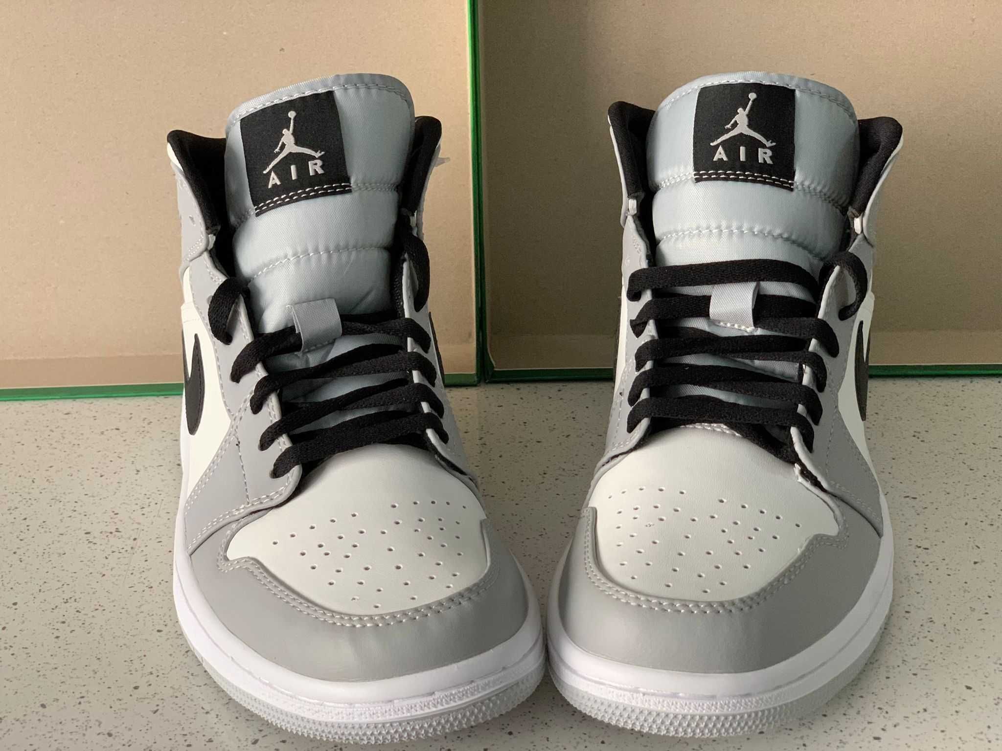 Jordan 1 Light Smoke Grey