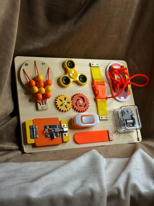 Бизиборд яркий OTTOMI